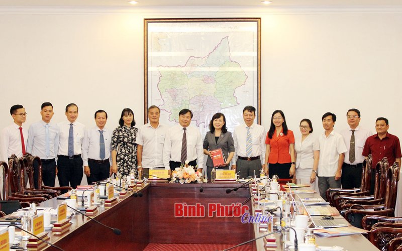 Lãnh đạo Tỉnh ủy tiếp và làm việc với Đoàn công tác của Học viện Chính trị khu vực II