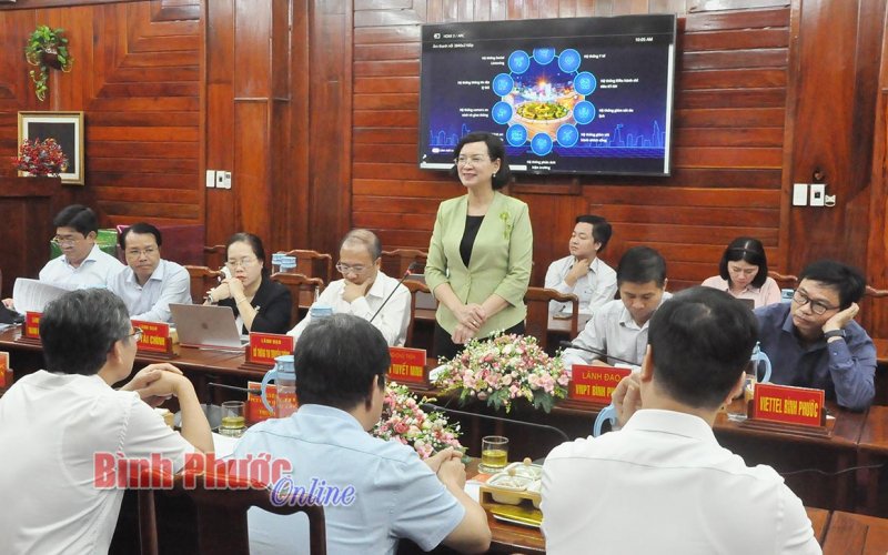 UBND 2 tỉnh Bình Phước - Hưng Yên trao đổi kinh nghiệm về xây dựng chính quyền điện tử