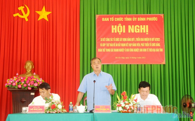 Biện pháp thu hút người lao động vào tổ chức đảng, đoàn thể phải thiết thực, đổi mới