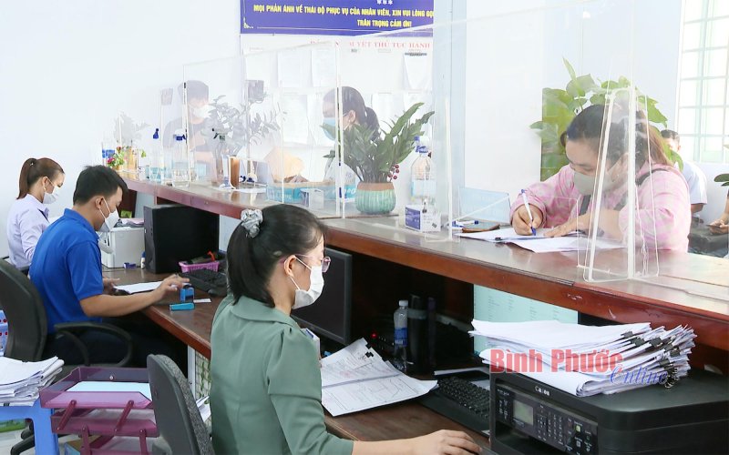 Bình Phước: Chen lấn tại Chi nhánh Văn phòng Đăng ký đất đai huyện Chơn Thành đã được khắc phục
