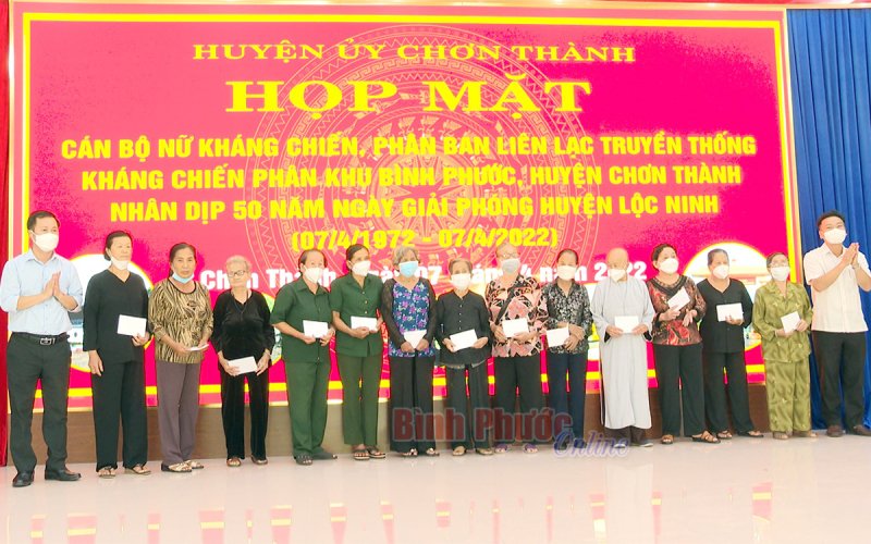 Chơn Thành họp mặt, tri ân cán bộ nữ kháng chiến Phân khu Bình Phước 