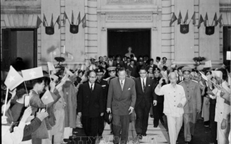 Cùng xây đắp vận mệnh hai dân tộc Lào - Việt Nam