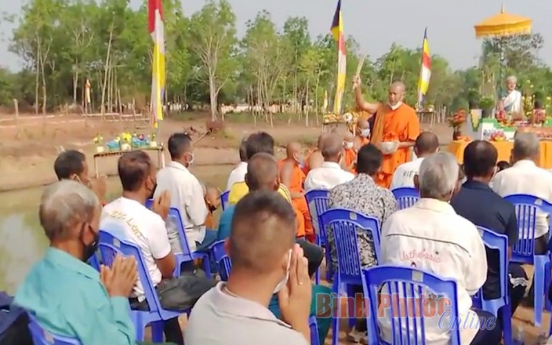 Đồng b&agrave;o Khmer h&acirc;n hoan đ&oacute;n tết Ch&ocirc;l Chnăm Thm&acirc;y