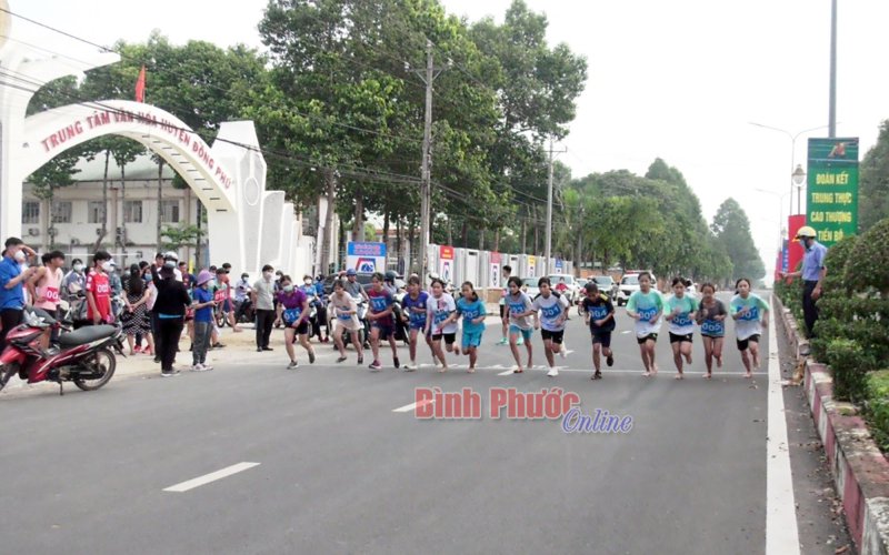 Đồng Phú phát động Ngày chạy Olympic vì sức khỏe toàn dân 2022