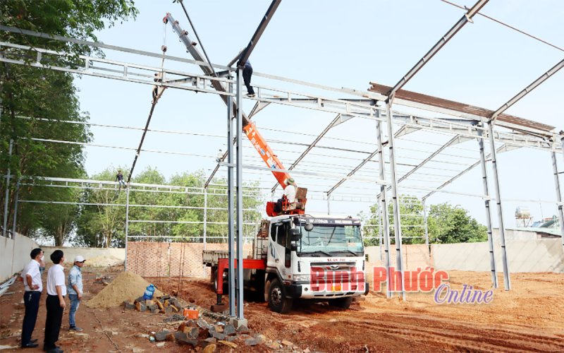 Đồng Xoài: Buộc dừng thi công và tháo dỡ công trình xây dựng sai phép 