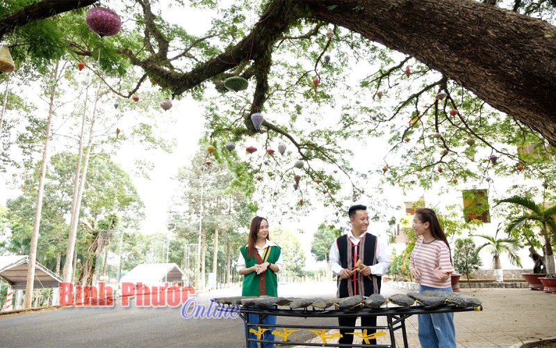 Kh&aacute;m ph&aacute; những di sản văn h&oacute;a &ldquo;độc nhất, v&ocirc; nhị&rdquo; ở Lộc Ninh