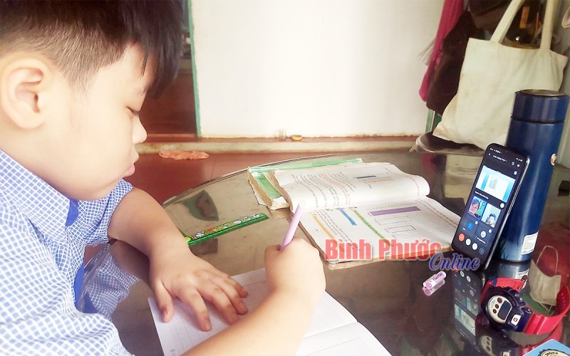 Khởi động gói cho vay hỗ trợ mua thiết bị học trực tuyến