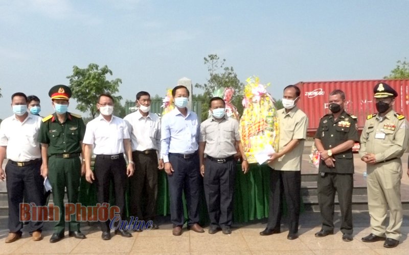 Lãnh đạo huyện Bù Đốp chúc tết Chôl Chnăm Thmây 2 huyện giáp biên thuộc Campuchia