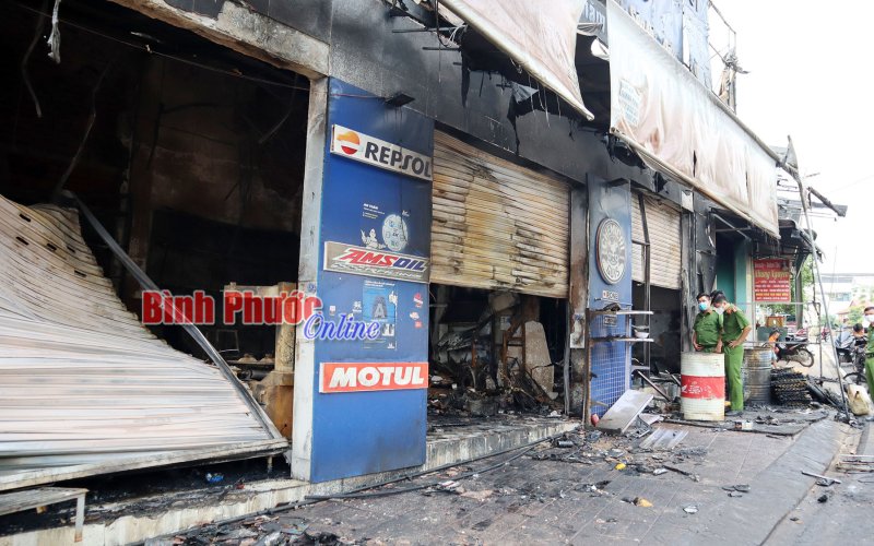 Lửa thiêu rụi trung tâm chăm sóc, đồ chơi xe máy