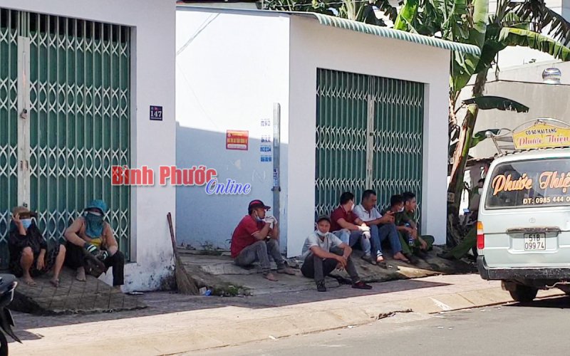 Nữ nhân viên môi giới bất động sản tử vong trong tư thế treo cổ tại phòng trọ