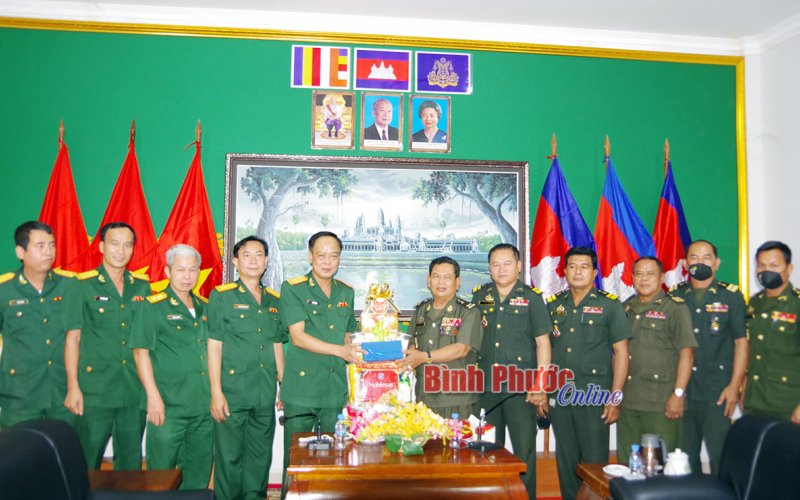 Phối hợp giữ vững an ninh trật tự tuyến biên giới Việt Nam - Campuchia