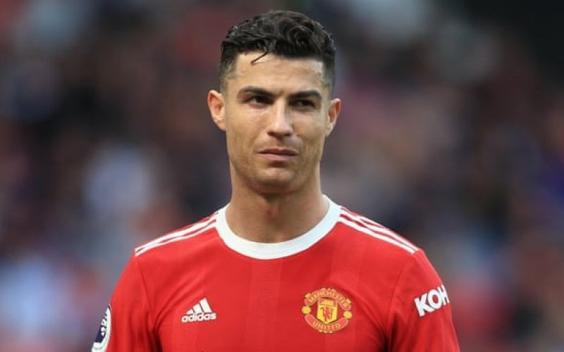 Ronaldo không tham dự trận Liverpool-M.U sau khi con trai qua đời