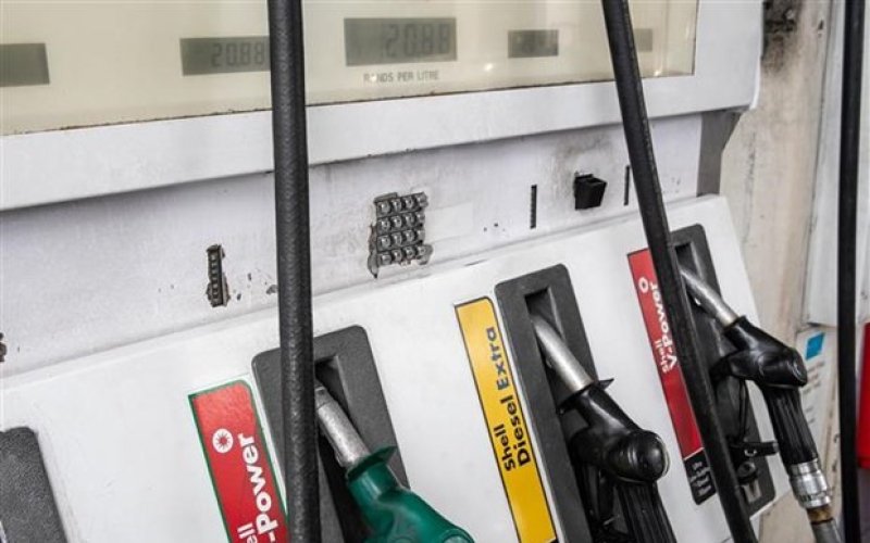 Sáng 11-4, giá dầu trên thị trường châu Á giảm 2 USD mỗi thùng