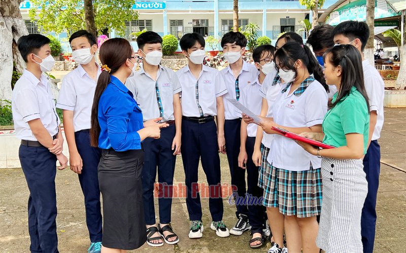 Sôi nổi ngày hội tư vấn hướng nghiệp 2022