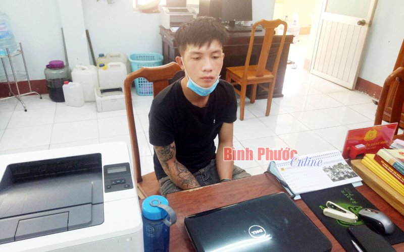 Tạm giữ đối tượng “đá nóng” xe máy