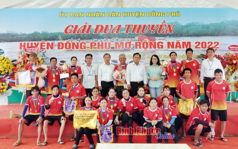 Thành phố Hồ Chí Minh nhất toàn đoàn giải đua thuyền huyện Đồng Phú mở rộng 
