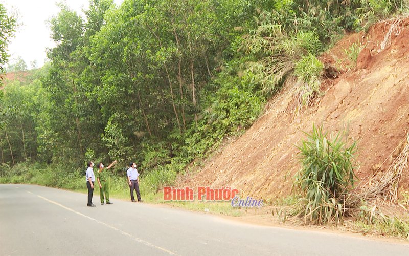 Thấp thỏm nỗi lo sạt lở trên ĐT755B 