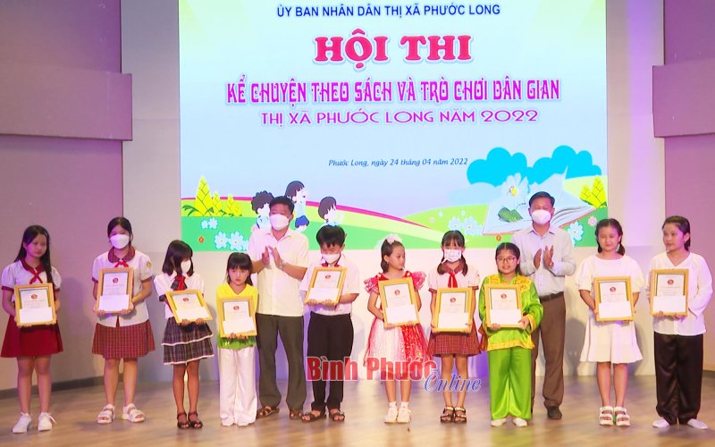 Thiếu nhi TX. Phước Long: Sôi nổi hội thi Kể chuyện theo sách và Trò chơi dân gian