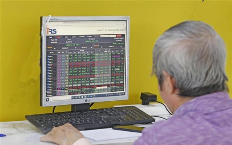 Thủ tướng: Xử lý hành vi đưa tin thất thiệt về thị trường chứng khoán