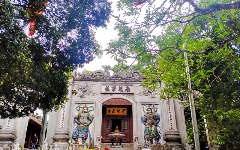 “Từ Đền Hùng nhìn ra cả nước. Cả nước hướng về Đền Hùng”!