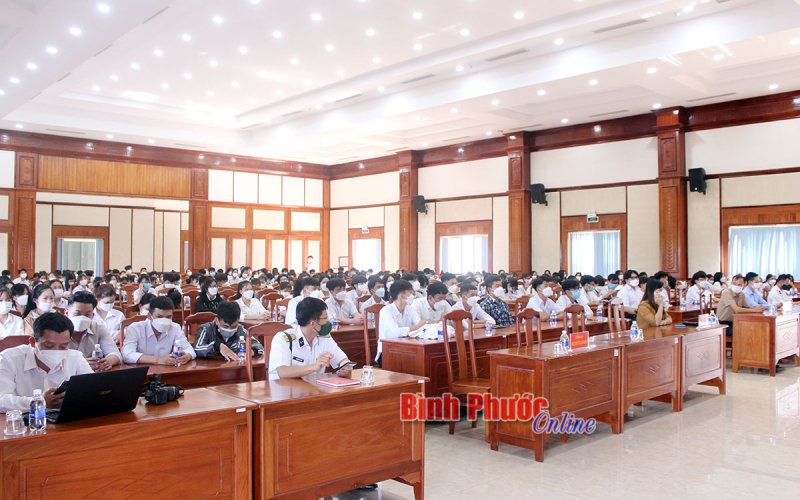 Tuyên truyền về biển, đảo Việt Nam cho học sinh tại huyện Phú Riềng