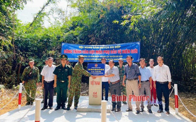 20 năm vững vai trò cầu nối