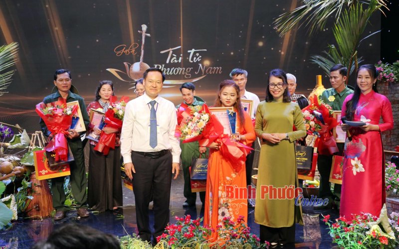 T&agrave;i tử Nguyễn Thị Hiền đoạt giải ấn tượng &ldquo;T&agrave;i tử phương Nam&rdquo; lần thứ nhất