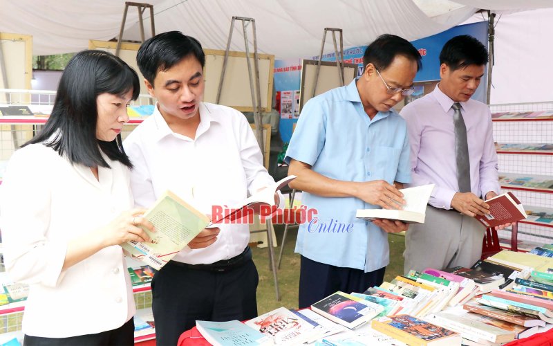 B&igrave;nh Phước: S&ocirc;i nổi Ng&agrave;y S&aacute;ch v&agrave; Văn h&oacute;a đọc Việt Nam 2023