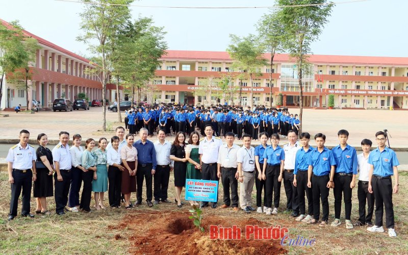 Bình Phước: Tuyên truyền biển, đảo cho học sinh vùng biên giới