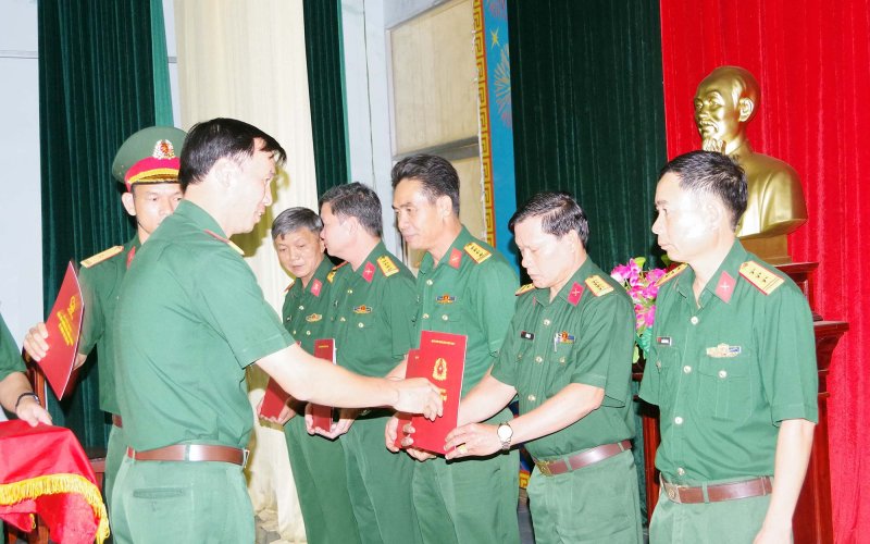 Bộ Chỉ huy Quân sự tỉnh Bình Phước trao quyết định điều động bổ nhiệm cán bộ