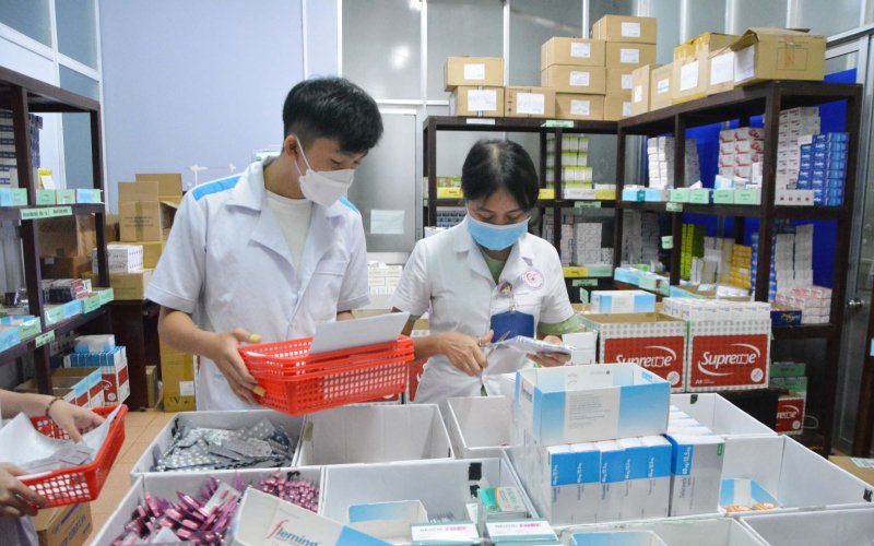 Bộ Y tế gia hạn 10.350 thuốc, nguy&ecirc;n liệu l&agrave;m thuốc, vaccine v&agrave; sinh phẩm y tế