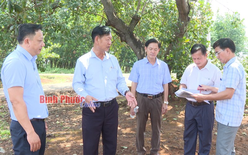 Bù Gia Mập: Lãnh đạo huyện thăm hỏi gia đình bị thiệt hại do thiên tai