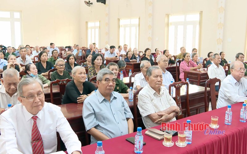 Chơn Thành họp mặt Phân Ban liên lạc truyền thống kháng chiến