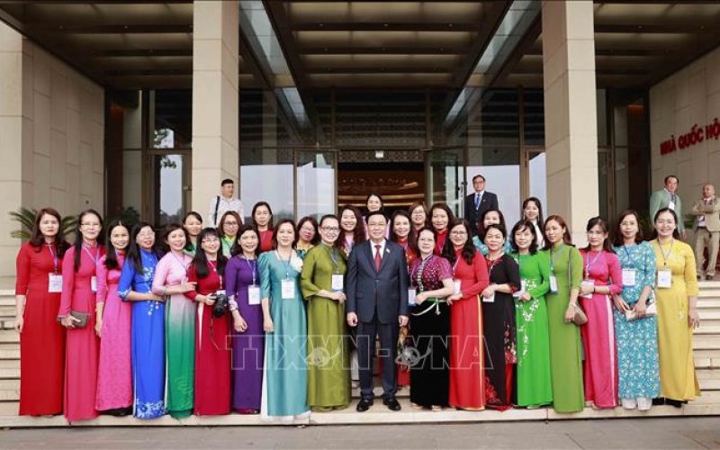 Chủ tịch Quốc hội: Nhà báo nữ Việt Nam luôn giữ 'Tâm sáng, lòng trong, bút sắc”