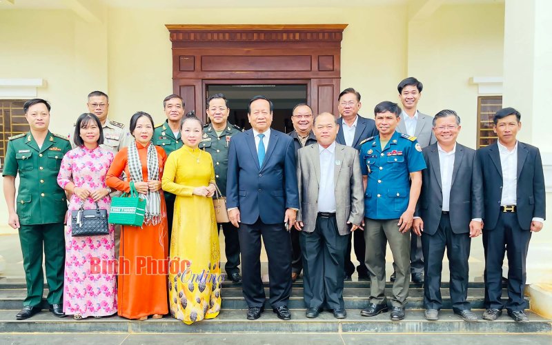 Chủ tịch Ủy ban MTTQ Việt Nam tỉnh Bình Phước thăm, chúc tết các tỉnh giáp biên thuộc Vương quốc Campuchia
