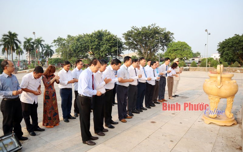 Đồng Xoài: Dâng hương tưởng niệm tại Di tích “Địa điểm chiến thắng Đồng Xoài”