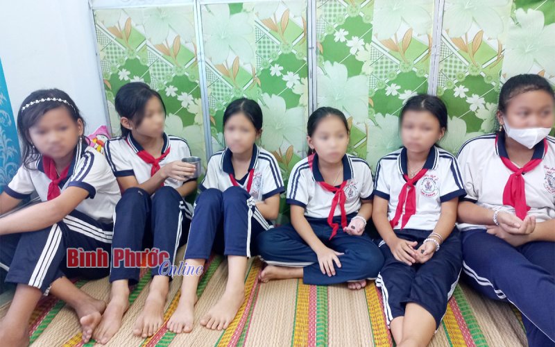 Đồng Xoài: Đề nghị điều tra, xác minh vụ 8 học sinh nghi ngộ độc thực phẩm