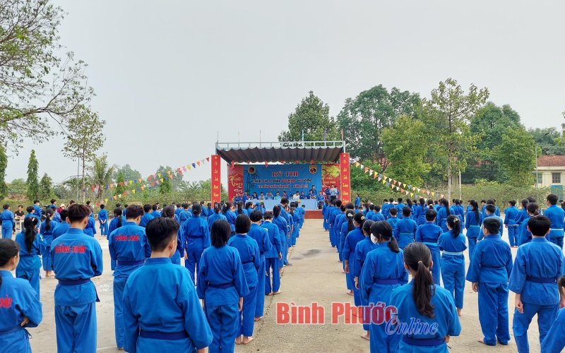 Đồng Xoài: Gần 200 võ sinh Vovinam thi thăng cấp đai