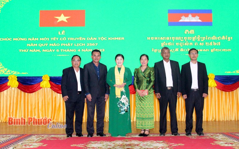 Lãnh đạo Bình Phước chúc tết các tỉnh giáp biên thuộc Vương quốc Campuchia