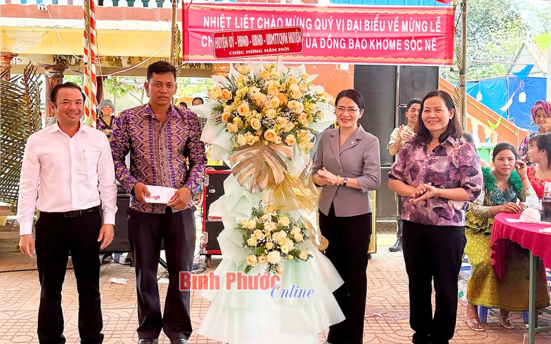Lãnh đạo huyện Bù Đốp thăm, chúc tết Chôl Chnăm Thmây đồng bào Khmer