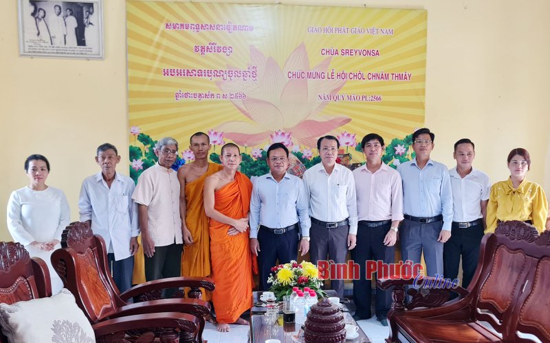 L&atilde;nh đạo tỉnh thăm, ch&uacute;c tết Ch&ocirc;l Chnăm Thm&acirc;y tại TP. Đồng Xo&agrave;i