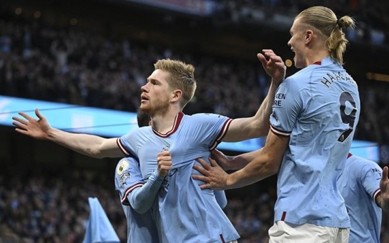 Manchester City vùi dập Arsenal 4-1 ở trận 'chung kết' Premier League