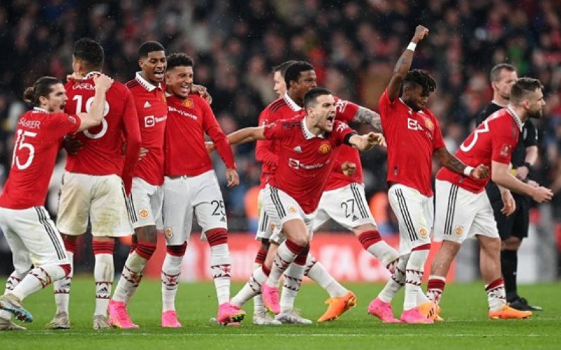 Manchester United vào chung kết FA Cup sau loạt sút luân lưu may rủi
