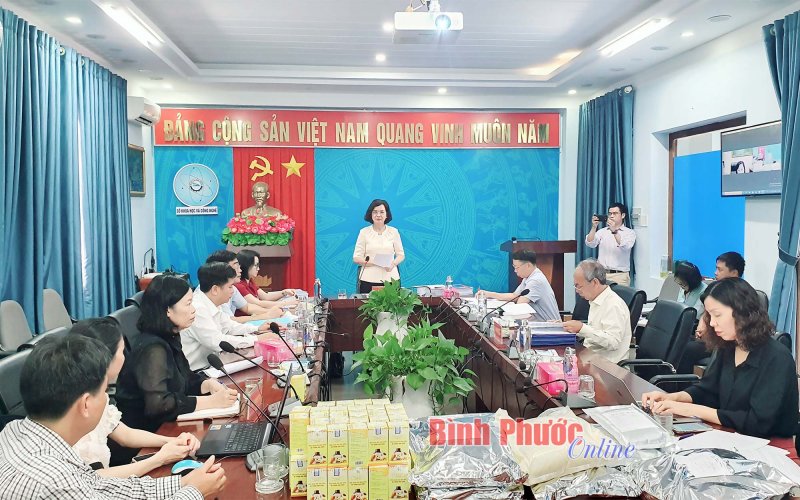 Nghiệm thu đề tài nghiên cứu chế phẩm và thực phẩm chức năng từ ấu trùng ong chúa và sữa ong chúa