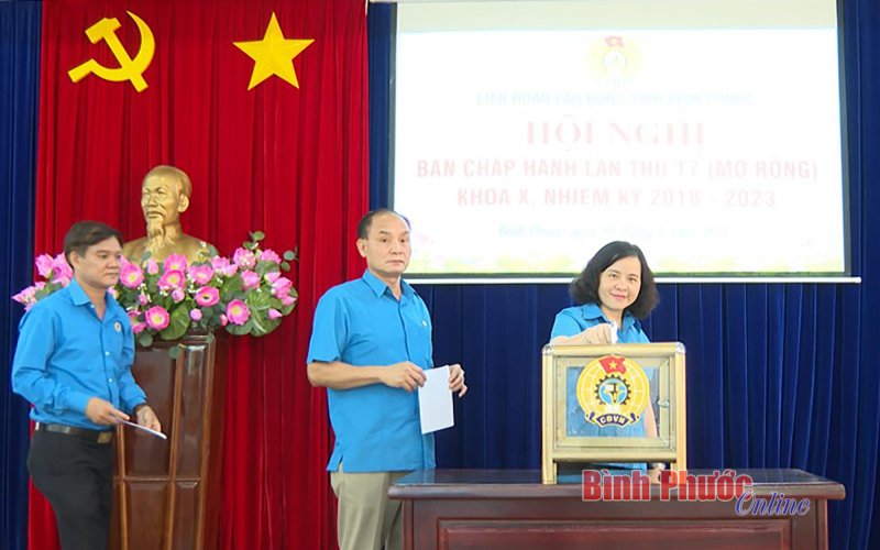 Ông Nguyễn Văn Sang được bầu giữ chức Phó Chủ tịch LĐLĐ tỉnh Bình Phước