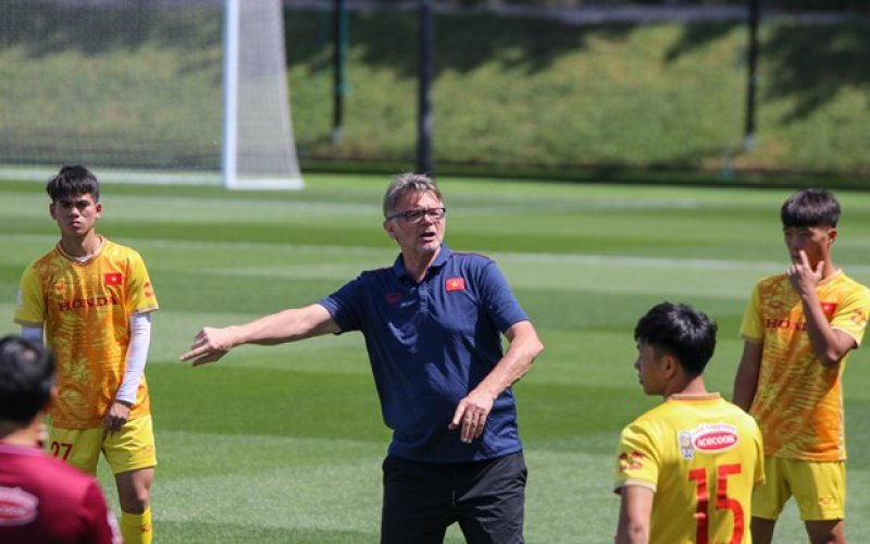 SEA Games 32: HLV Troussier đặt mục tiêu bảo vệ tấm huy chương Vàng