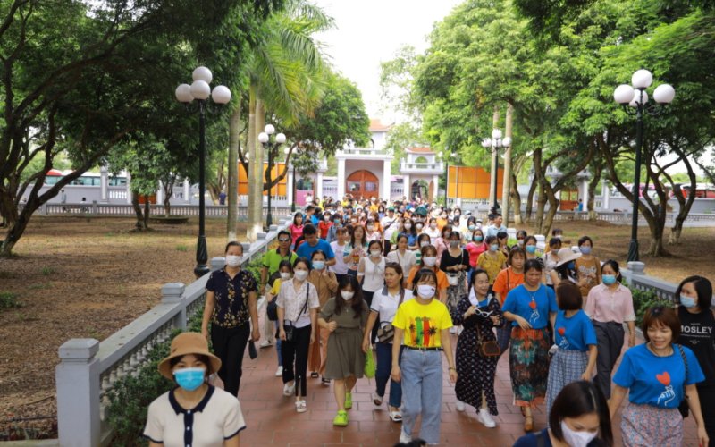 Tăng trưởng bứt phá trong lĩnh vực dịch vụ