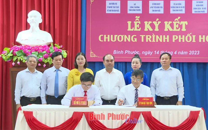 UBMTTQVN tỉnh Bình Phước ký kết chương trình phối hợp với các ngành