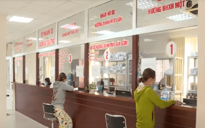 Vì sao lại đề xuất giữ 50% mức hưởng khi người lao động rút BHXH một lần?