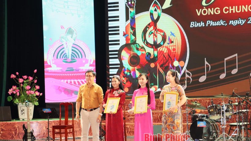 113 thí sính tham gia Cuộc thi tiếng hát Bolero tỉnh Bình Phước năm 2024